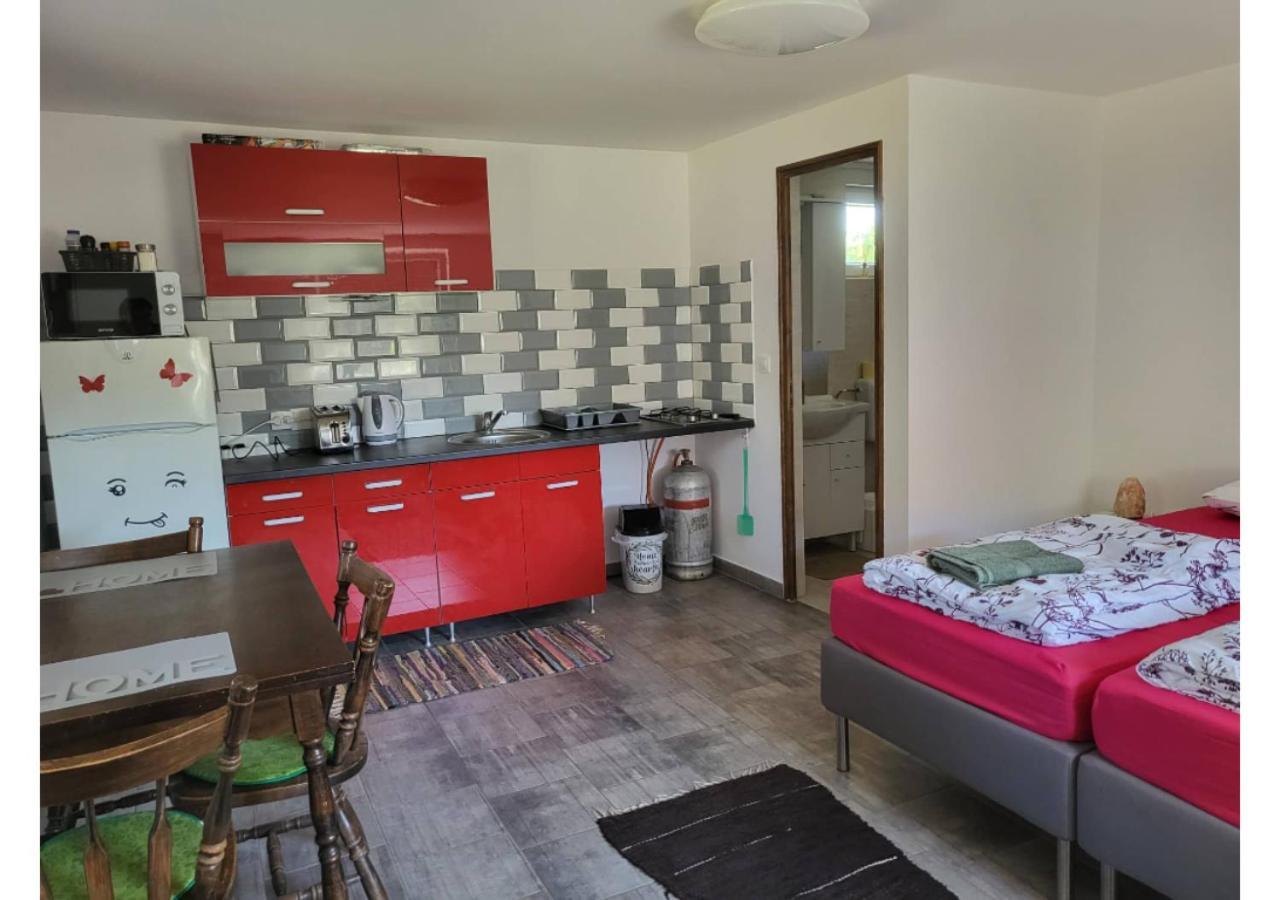 Forrás Vendégház Apartman Tata Kültér fotó